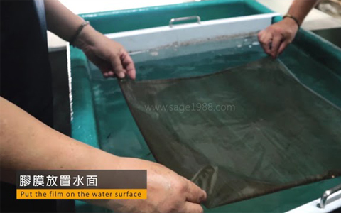 Hydro Dipping Tank - Spray Activator after Putting the Film on the Water Surface